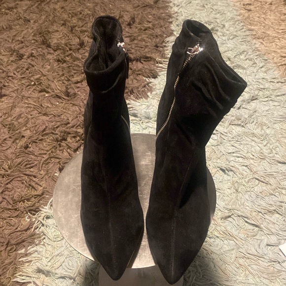 Bella Vita Shoes - NWOT BLACK SUEDE BELLA VITA DANIELLE BOOTIES